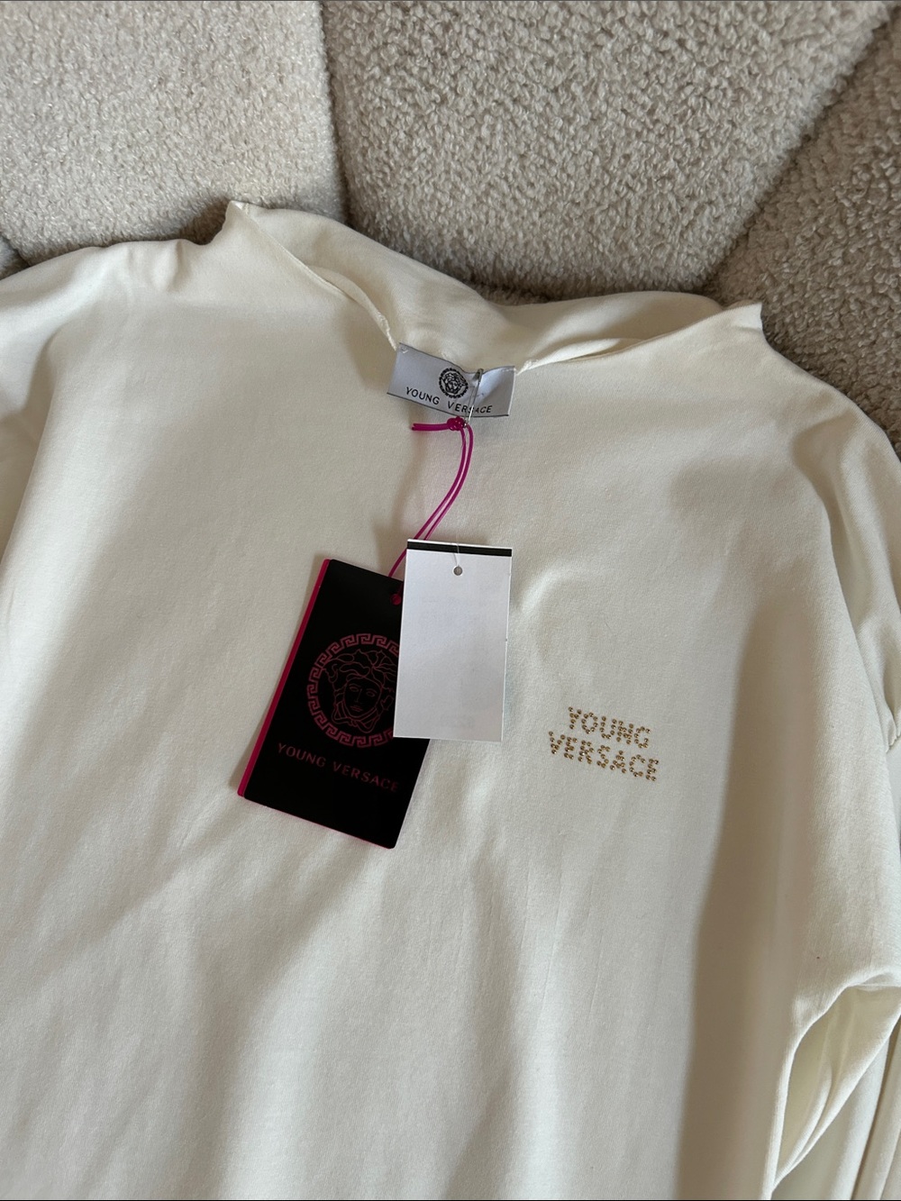 Versace Cream Long-Sleeve Kids Nightgown with Gold Chain-Print Skirt - Picture 2 of 3